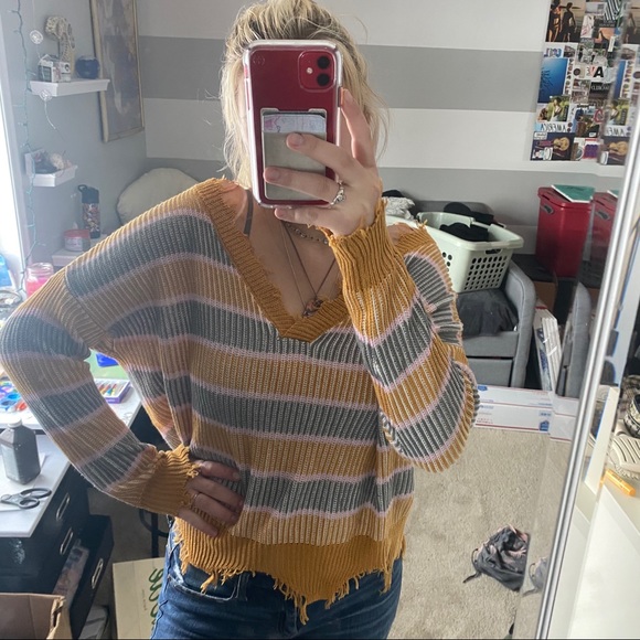 Trendy Fringe Sweater! - Picture 6 of 6